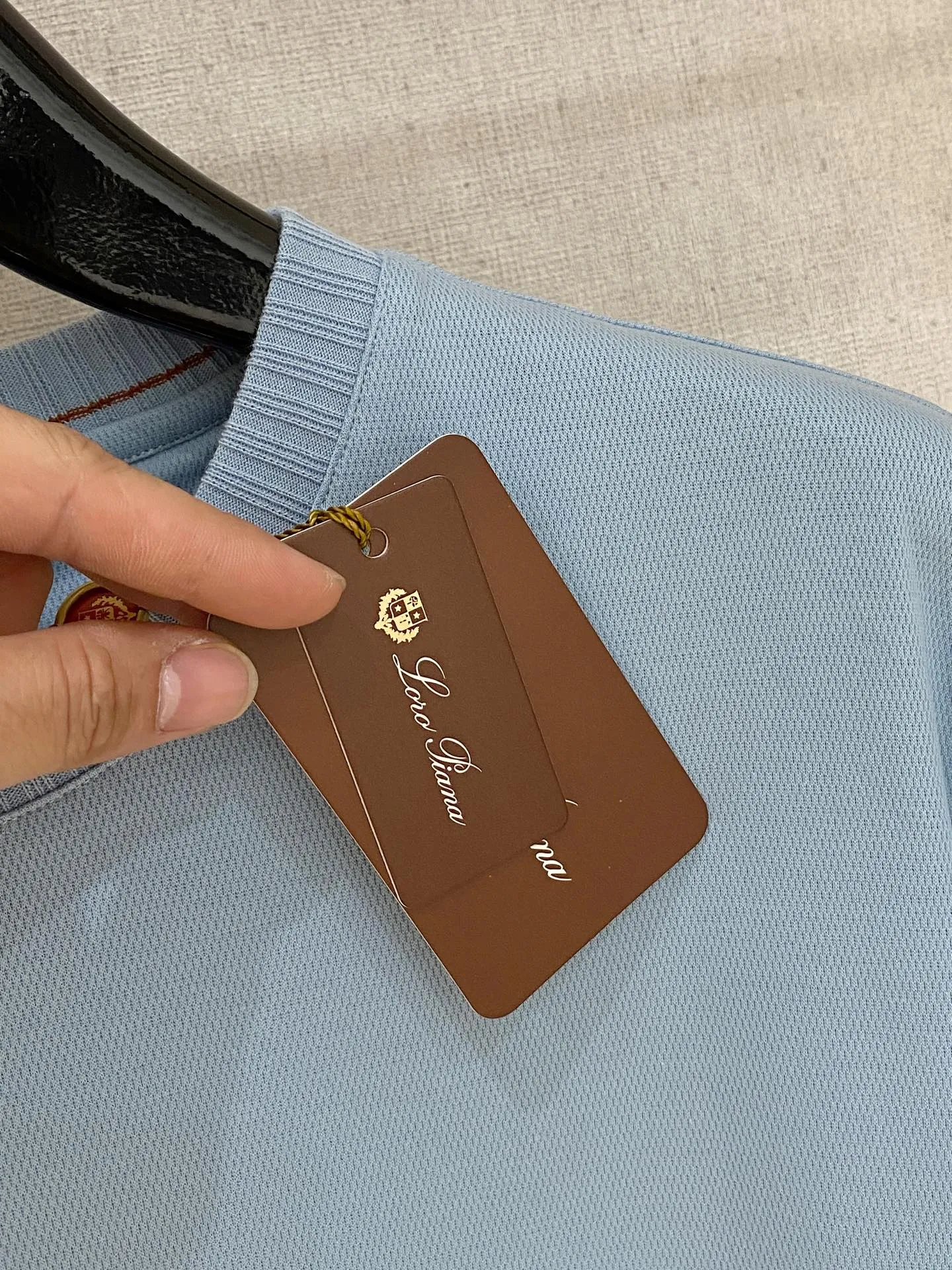 Loro Piana # Custom-woven high-end mercerized fabric. Exclusively customized imported pure cotton fabric. The upper body has a loose and casual silhouette. The texture is comfortable and breathable. It will not deform after being washed for a long time. The style is novel and casual. Versatile! Color: Black Cream White Sky Blue Dark Blue Green Sizes: M-3xl